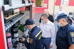 Автомобіль першої допомоги подарували рятувальникам Вінниці 