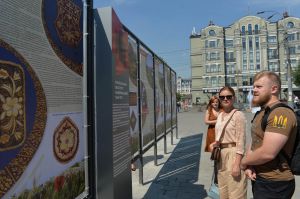 Скарби кримськотатарської культури у київському сквері