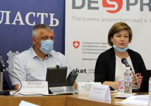 Хмельниччина: Центральні садиби та три великі райони
