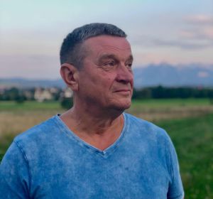 Передплатив газету для госпіталів  та незаможних