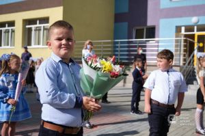 Пошкоджена обстрілами Селидівська школа знову відчинила двері
