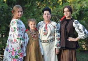У Пирятині влаштували свято старовинної моди та музики