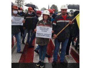 Шахтарі на знак протесту залишаються під землею