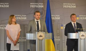 У Верховній Раді київським лікарням вручили сертифікати на апарати штучної вентиляції легень