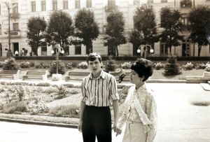 «Ти признайся мені, звідки в тебе ті чари...»