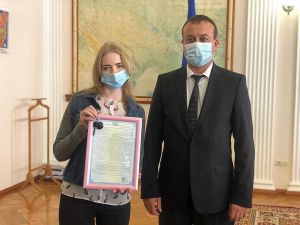Вінниця: Доньці загиблого бійця придбали квартиру