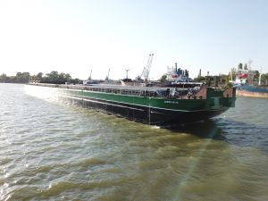 Одещина: Найбільшу в країні баржу передадуть замовнику