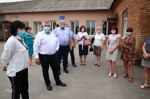 Чиновники проінспектували, як проводять  ремонтні роботи в Запорізькому районі