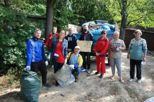 Київ: Із літописної гори Щекавиці  вивезли чотири кубометри сміття