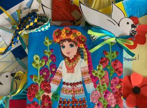 Київ: Листи, малюнки, обереги, смаколики — на передову