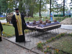 Луцьк і Рівне вже здали, а Ківерці трималися 13 жовтня урочисто перепоховали останки 30 радянських воїнів 