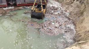 Сміттєзвалище впало у Дніпро