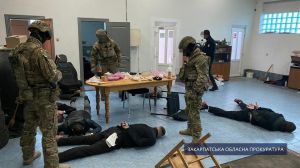 Ужгород: За позитивний акт огляду автівки — за грати?