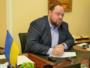Текст диктанту змусив замислитися над невідворотністю ери електронних  носіїв