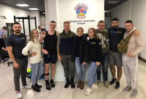 Уривки читав і нову книжку з автографами дарував автор Антін Мухарський