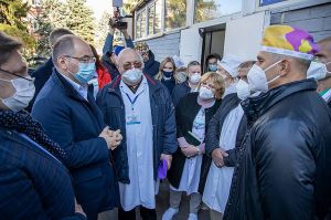 Під коронавірусних хворих відведуть половину ліжок країни