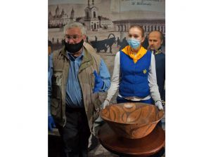 У музеї презентували трипільську миску зі смайликами, яким шість тисяч років