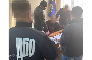 Чернівці: Інкримінують отримання хабарів