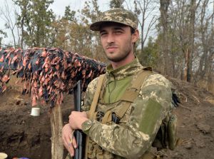 Нарешті став військовим лікарем