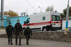 Нацгвардійці патрулюють лікарні