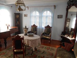 Коли закладали «білий» будиночок, грали музики з Любитова