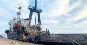 Одещина: Буксир іде на дно