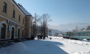 Прикарпаття: Потягом — на зимові свята в гори