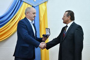 Вони розбудовують країну