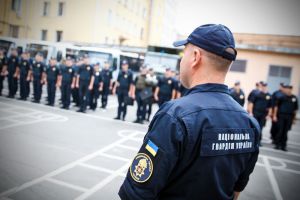 Рівне: Гвардійці активно допомагають поліції
