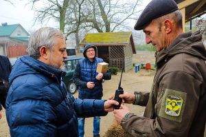 Херсонщина: Охоронцям довкілля передали сучасні рації