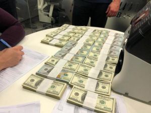 Одеса: Керівника морпорту  затримано при одержанні  величезного хабара