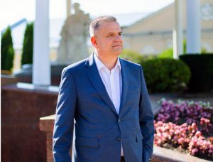 Депутати зробили подарунки для вдів та батьків загиблих атовців
