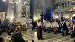 Ужгород: Концерт у храмі та колядки в автобусах