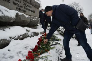 Черкаси: Ювілей Богдана Хмельницького відзначили скромно