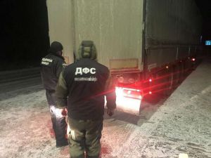 Чернівці: Затримали вантажівку зі спиртом