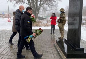 Донеччина: Ушанували жертв обстрілу автобуса поблизу Волновахи