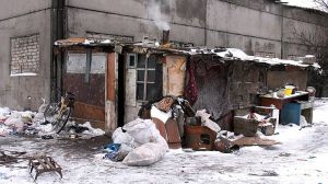 Херсон: Родини з малечею мешкали... на звалищі
