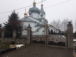 Рівненщина: Жителям Корця, як вони кажуть, допомагає виживати віра у Бога