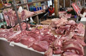 У тваринництві негаразди. У м’ясних рядах також