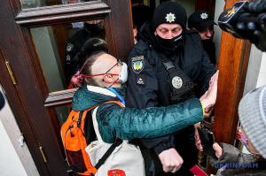 Журналісти вимагають  відновити законність