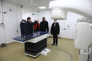 Тисячі хворих чекають на новий лінійний прискорювач