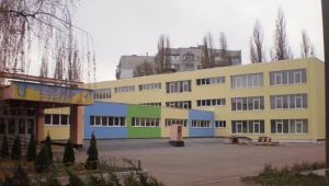 Черкаси: Уже й першокласники «мінують» школи