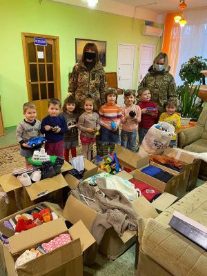 Офіцери завітали до своїх підопічних із подарунками