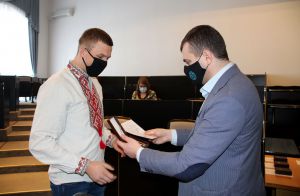 Вісім квартир у подарунок