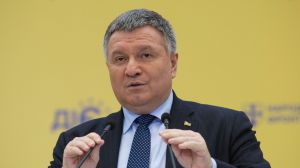 Вердикт — за судом. Аваков думки не змінює...