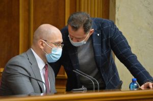 Уряд пропонує прив’язати розмір зарплати лікарів  до прожиткового мінімуму