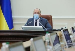 Третя хвиля коронавірусу на тлі дуже повільної вакцинації