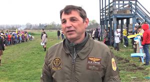 А небо не відпускає 