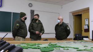 Представник НАТО задоволений знайомством з курсантами
