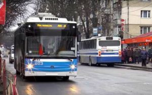 У маршрутках Хмельницького розраховуватимуться карткою
